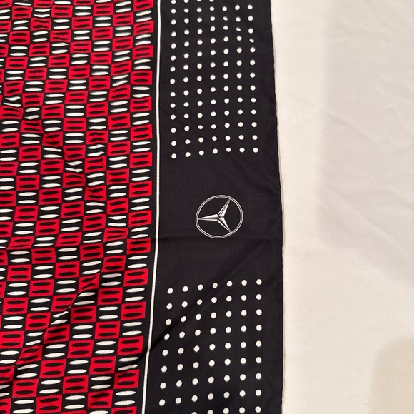 SLK Red and Black Patterned Mercedes VINTAGE Scarf - Picture 2 of 7